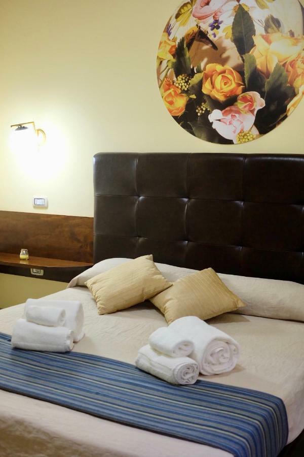4 Balconi Liberty Apartments Lecce Kültér fotó