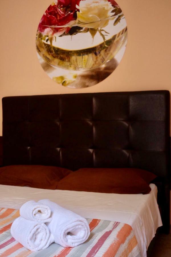 4 Balconi Liberty Apartments Lecce Kültér fotó